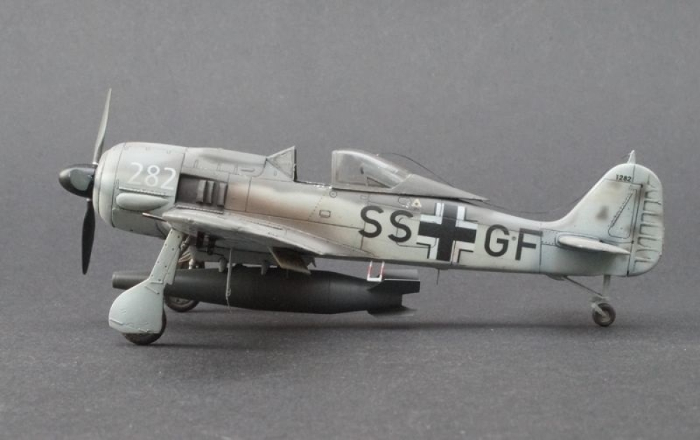 Fw 190 F-8/U3  Bombentorpedo BT 1400 conv  1/72